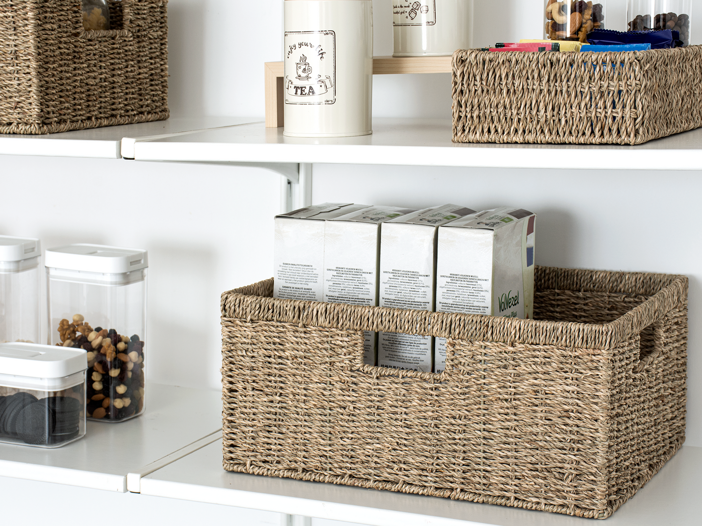 Large Rectangular Wicker Basket with Built-in Handles, 1 Pack